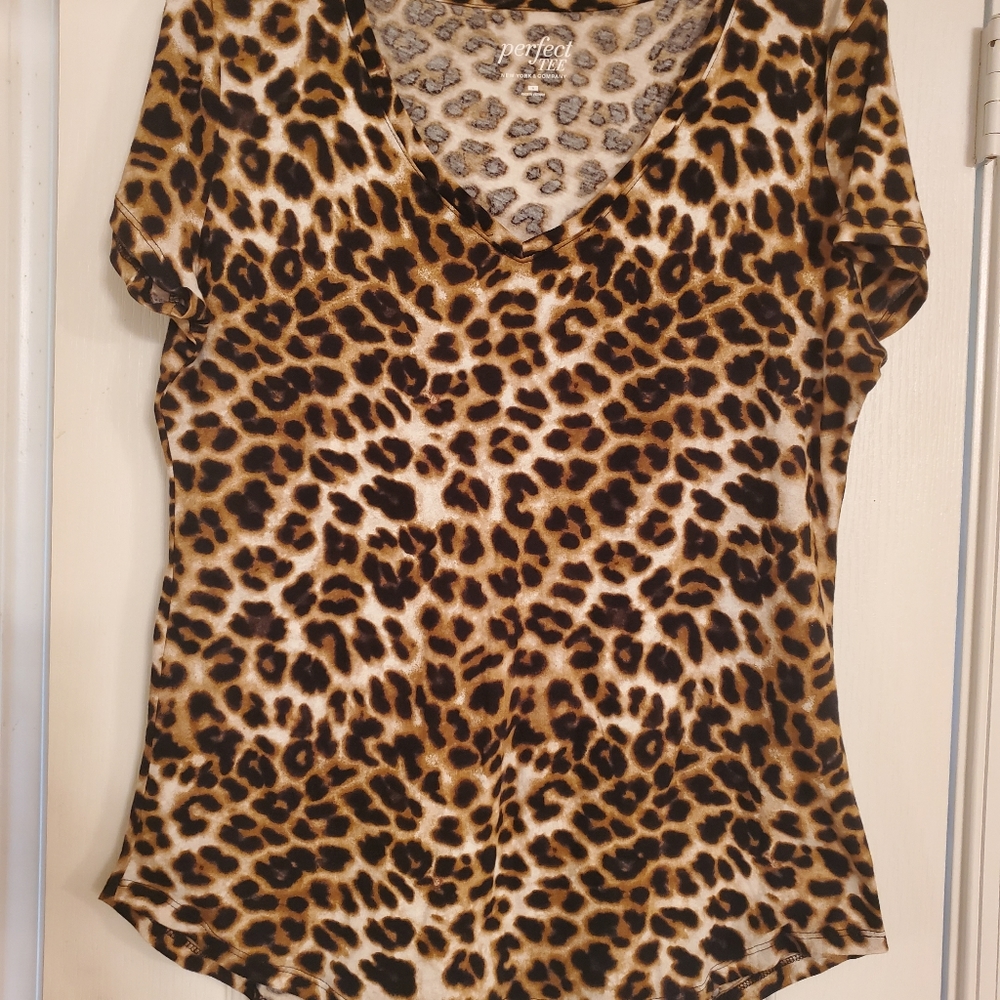 New York and Company v-neck shirt